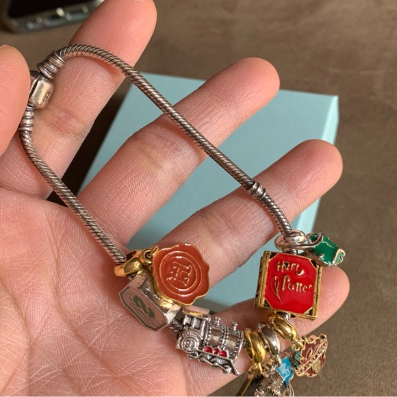 Pandora Snake Chain Bracelet w/ NEW 9 Harry Potter Themed Charms EUC - Picture 8 of 12